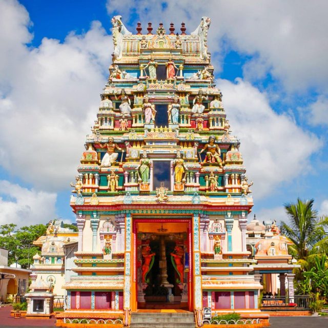 Explore Port Louis City: Guided Walking Tour on Foot