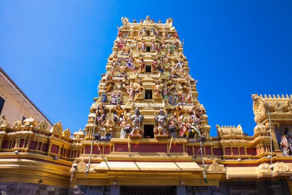 Explore Colombo City: Guided Walk with Food Tasting