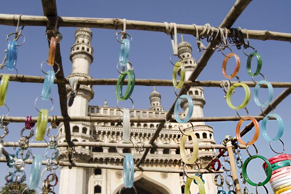 Explore Bustling Markets of Hyderabad: Guided Tour by Foot